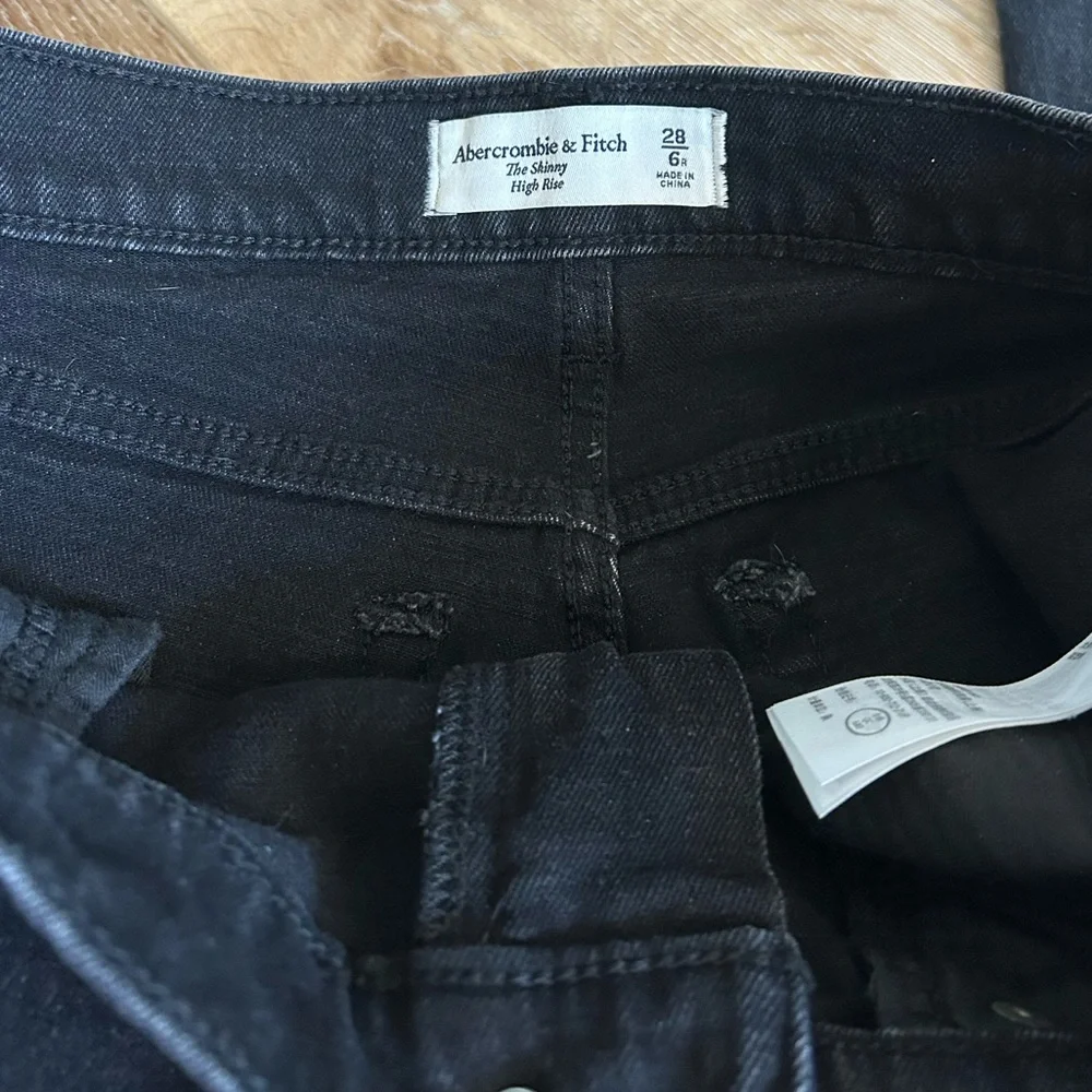 Abercrombie & Fitch High Rise Skinny Split Seam Back Denim 28 R 6 - Picture 4 of 8